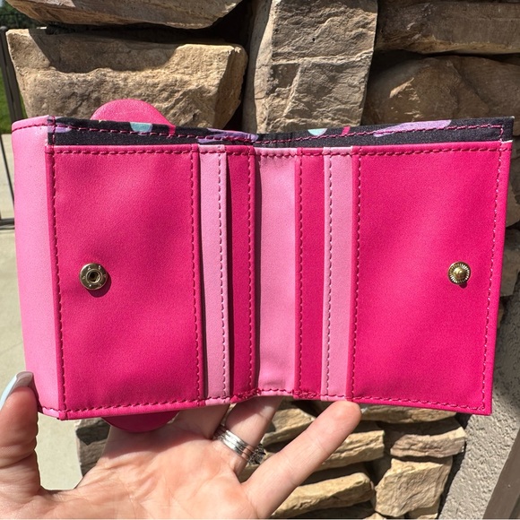 Loungefly x Barbie 30th Anniversary Totally Hair 90's Inspired Bifold Wallet - Picture 3 of 5
